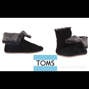 🔴 Toms Zahara Black Suede Faux Hair Booties